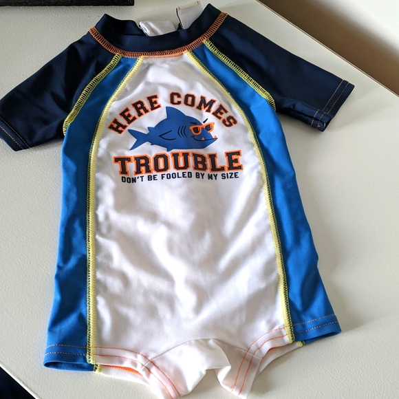 *4/$20* Old Navy Baby swimsuit/rash guard bodysuit size 0-3 months - Picture 1 of 5